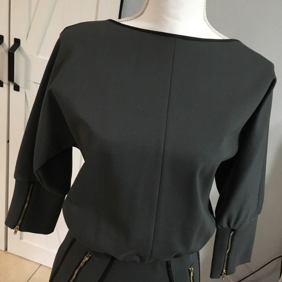 Keyingyi Medium Gray dress with a zipper pockets and cuffs - Picture 6 of 12